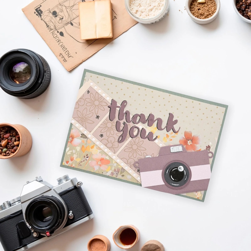 Bild 1 von Vaessen Creative • Stanz- und Prägeschablonen  Vintage-Kamera